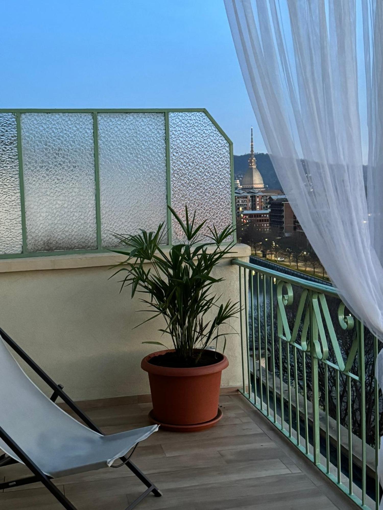 Apartment Attico Gabri - Con Terrazzo Panoramico Vicino Al Centro Turin